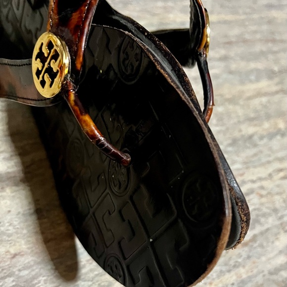 Tory Burch cheetah print thong flat sandals - Picture 5 of 15